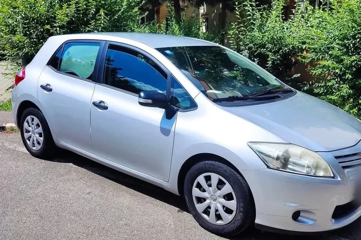 The Toyota Auris 2012 as its seller photographed it